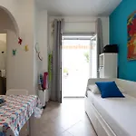 Lussy House Rifugio Sul Mare Casatuabari Σπίτι διακοπών *