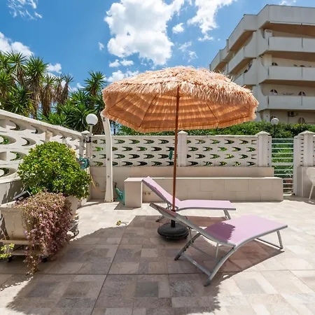 Lussy House Rifugio Sul Mare Casatuabari * Μπάρι